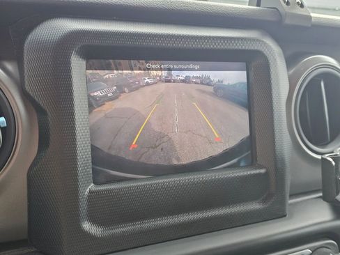 Used 2022 Jeep Wrangler Sport S image 23