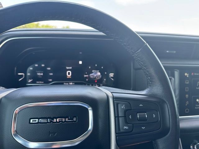 Used 2022 GMC Yukon Denali RWD image 17