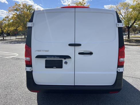 Used 2018 Mercedes-Benz Metris w/ Blind Spot Assist Package image 4
