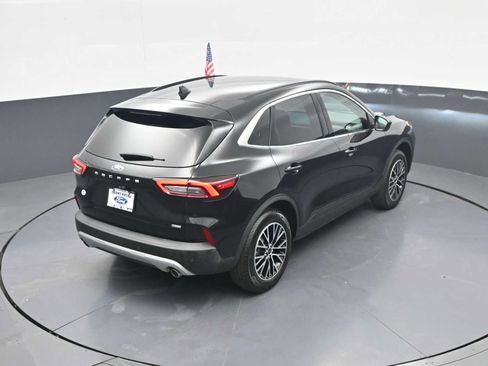 Certified 2026 Ford Escape SE w/ PHEV Premium Package FWD image 32