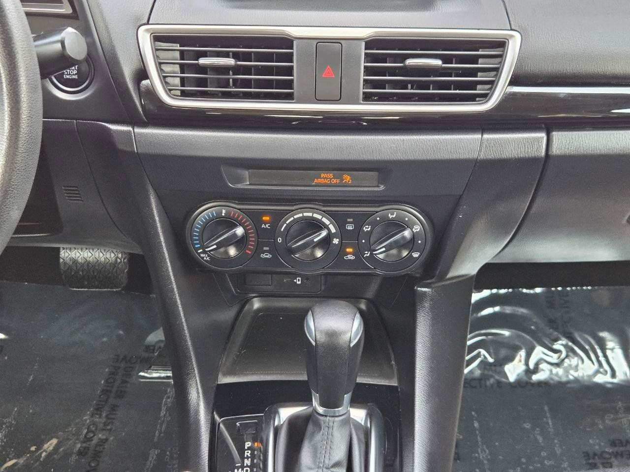 Used 2015 MAZDA MAZDA3 i Sport FWD image 22