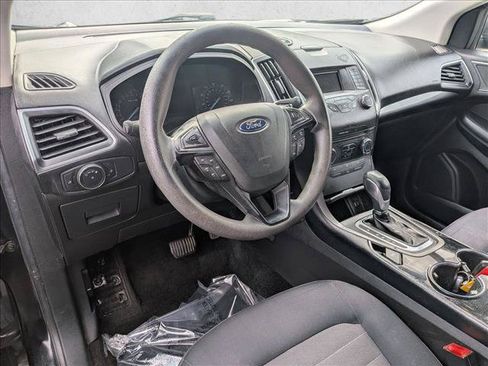 Used 2017 Ford Edge SE FWD image 10