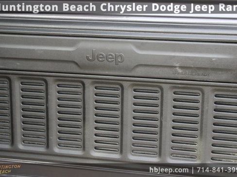 Used 2022 Jeep Wrangler Unlimited Sport image 35