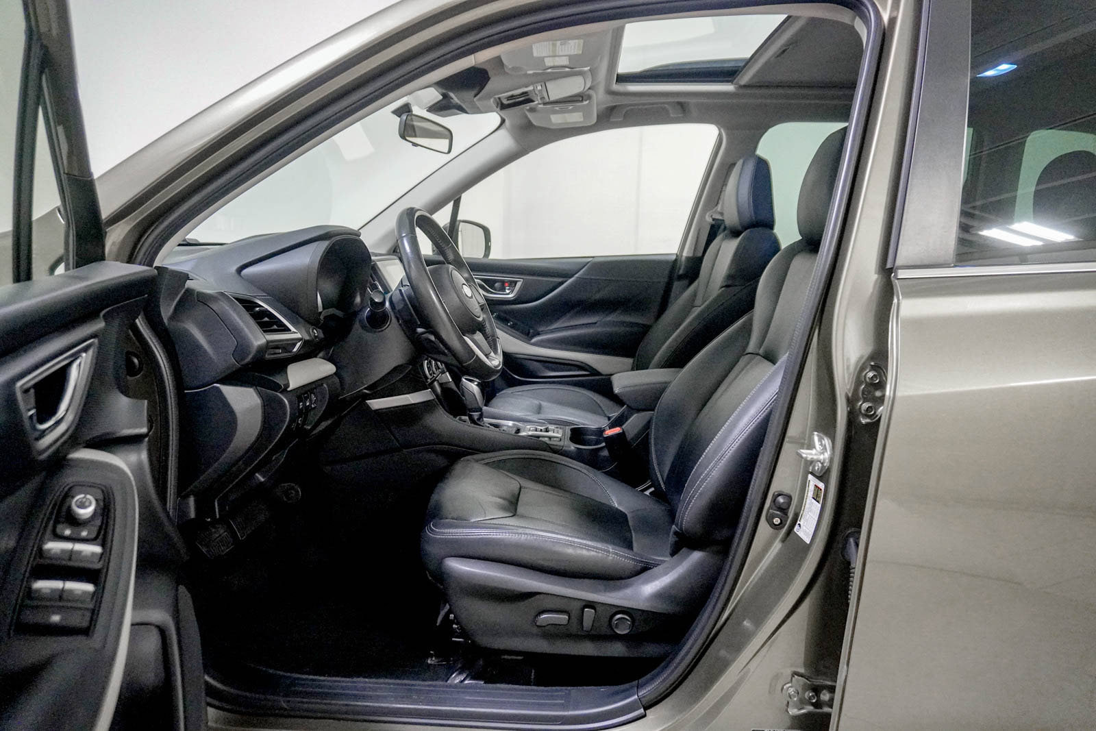 Used 2023 Subaru Forester Limited AWD/4WD image 21