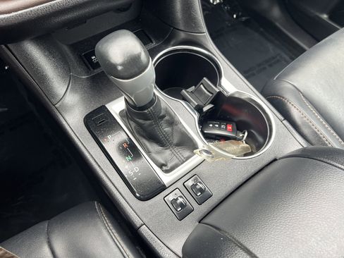 Used 2016 Toyota Highlander XLE image 10