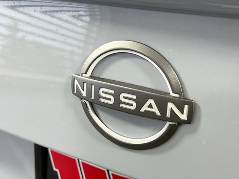 New 2025 Nissan Versa SR w/ Trunk Package image 31