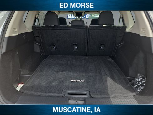 Used 2022 Nissan Rogue SV AWD/4WD image 18