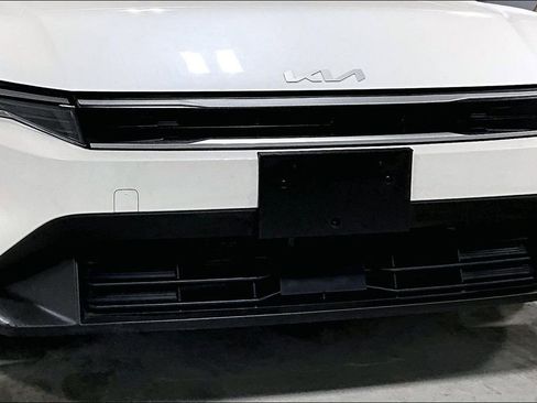 Used 2025 Kia K4 LXS image 36