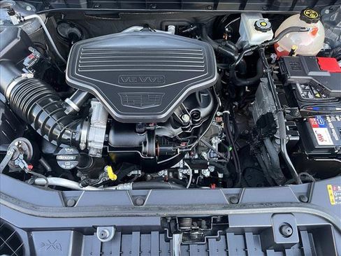 Used 2018 Cadillac XT5 Premium Luxury w/ LPO, Wheel Lock Package image 16