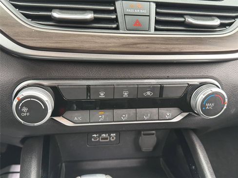 Used 2024 Nissan Altima 2.5 SV image 19