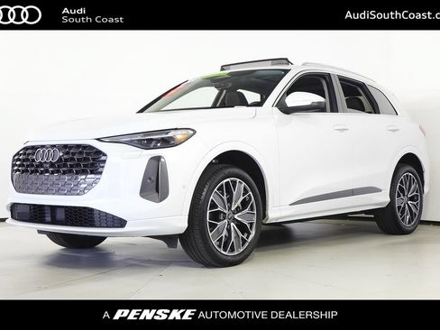 Used 2025 Audi Q5 Premium Plus w/ Premium Plus AWD/4WD image 1
