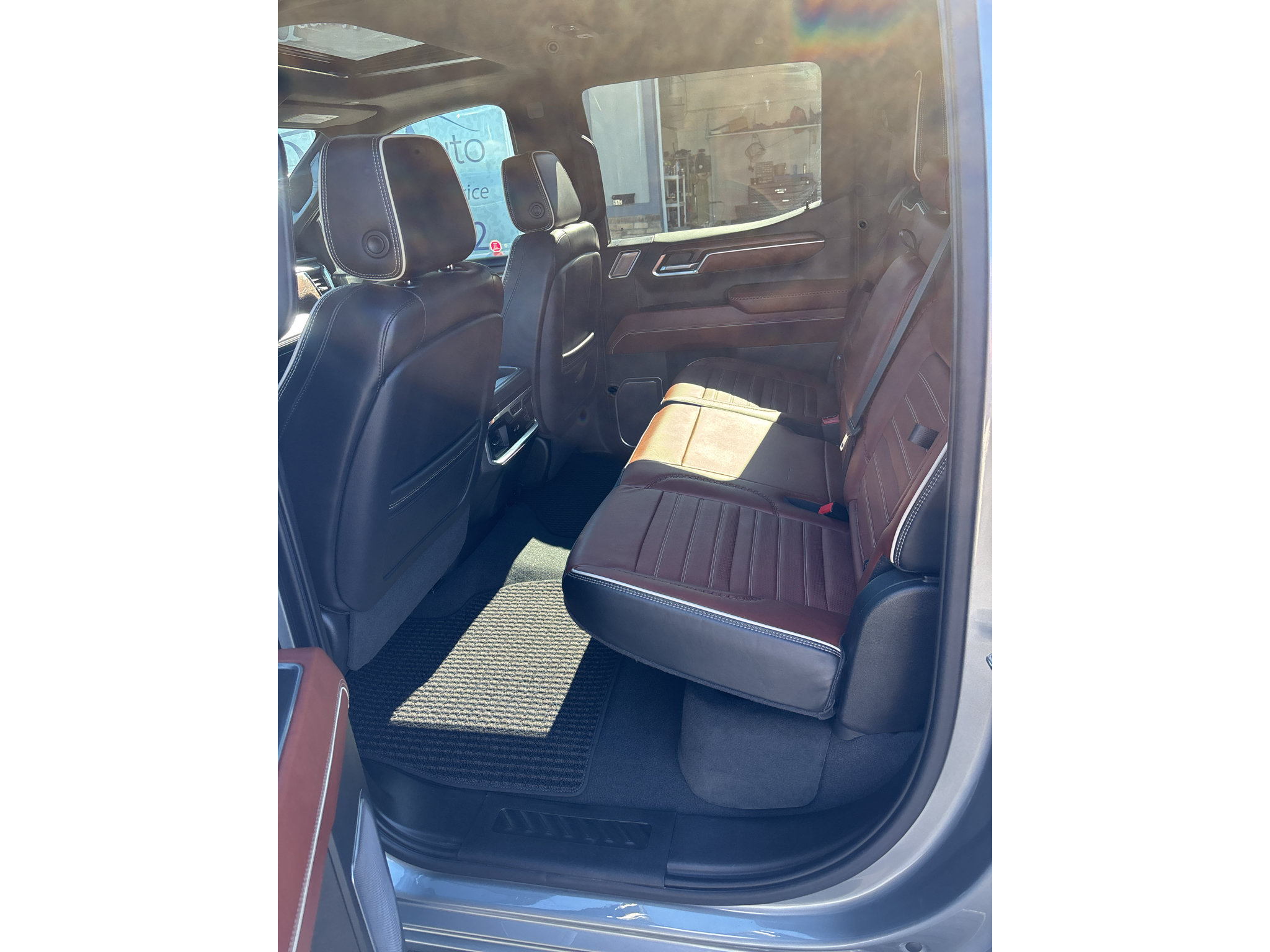 Used 2023 GMC Sierra 1500 Denali Ultimate AWD/4WD image 11