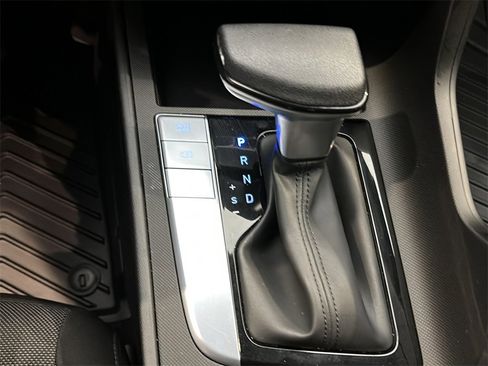 Certified 2025 Hyundai Elantra SE image 25
