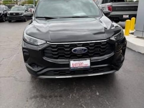 Used 2023 Ford Escape ST-Line w/ Tech Pack #1 AWD/4WD image 9