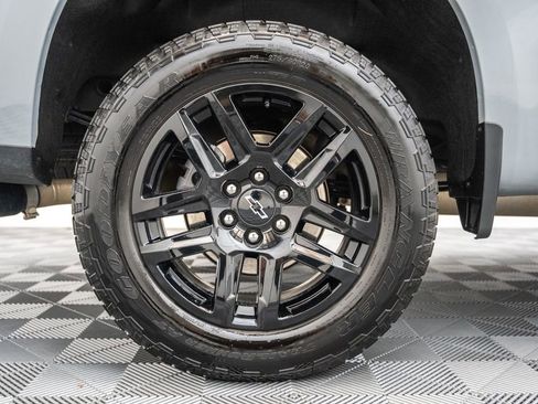 Used 2025 Chevrolet Silverado 1500 Custom w/ Turbomax Blackout Package AWD/4WD image 19