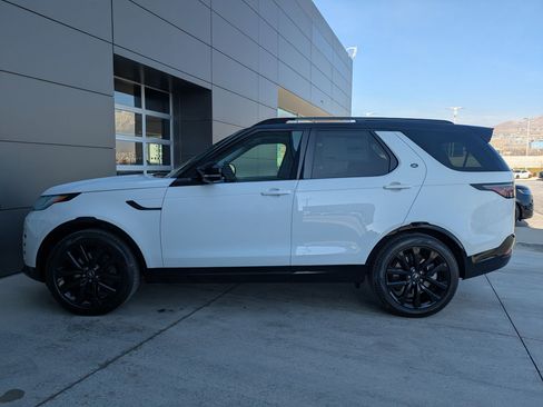 New 2026 Land Rover Discovery Limited Edition image 9