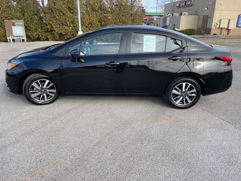 Used 2021 Nissan Versa SV image 5