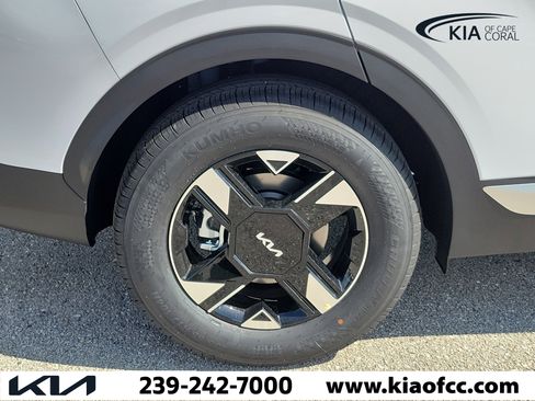 New 2026 Kia Sportage LX w/ LX Convenience Package FWD image 9