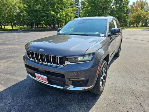 Used 2024 Jeep Grand Cherokee L Limited AWD/4WD image 2