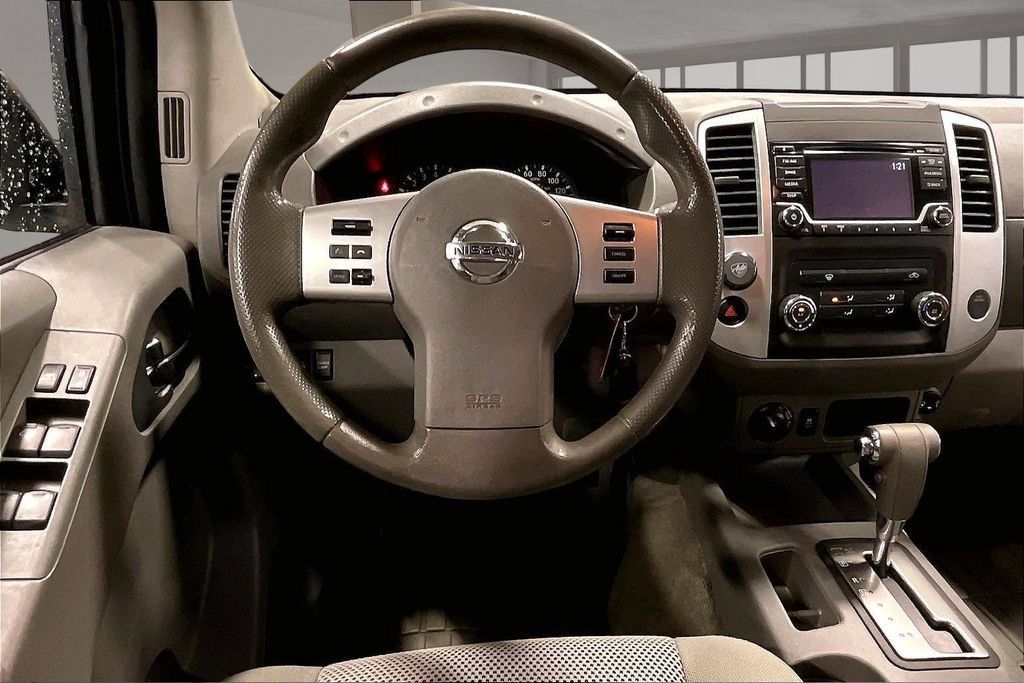 Used 2018 Nissan Frontier SV AWD/4WD image 9