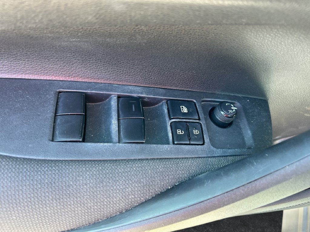 Used 2023 Toyota Corolla LE FWD image 12