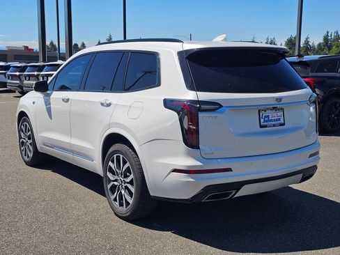 Used 2022 Cadillac XT6 Sport AWD/4WD image 7