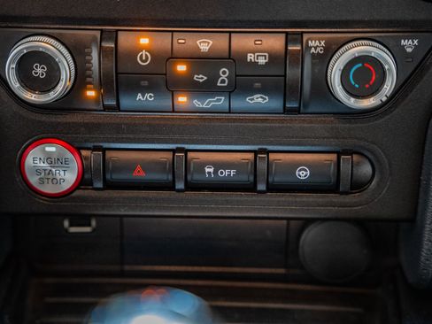 Certified 2019 Ford Mustang Coupe image 28