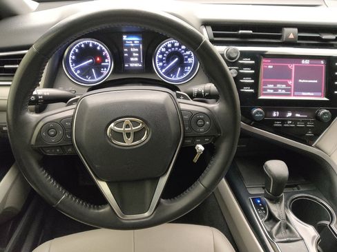 Used 2018 Toyota Camry SE FWD image 22