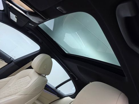 Used 2021 BMW 530i RWD image 12