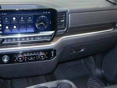 Used 2022 Chevrolet Silverado 1500 LT Trail Boss image 19