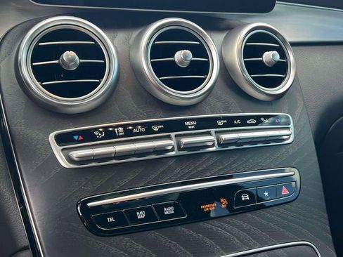 Used 2020 Mercedes-Benz GLC 300 image 32