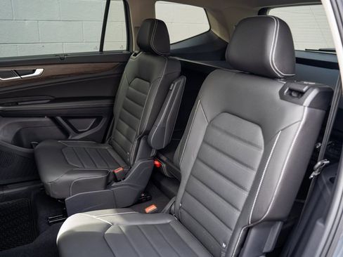 New 2026 Volkswagen Atlas SEL image 9