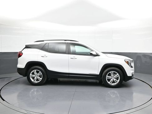 Used 2022 GMC Terrain SLE w/ Driver Convenience Package AWD/4WD image 5