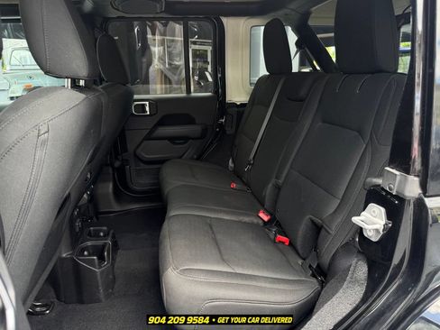Used 2019 Jeep Wrangler Unlimited Sahara w/ LED Lighting Group AWD/4WD image 20