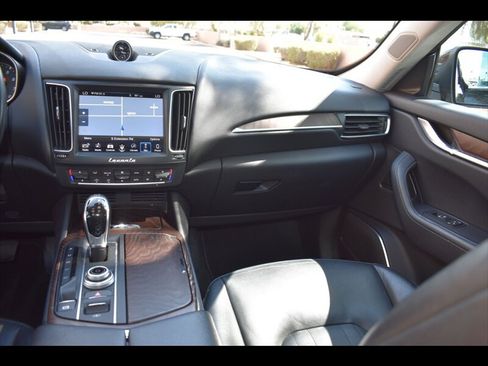 Used 2018 Maserati Levante AWD/4WD image 30