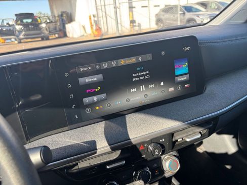 Used 2025 Nissan Kicks SV image 21