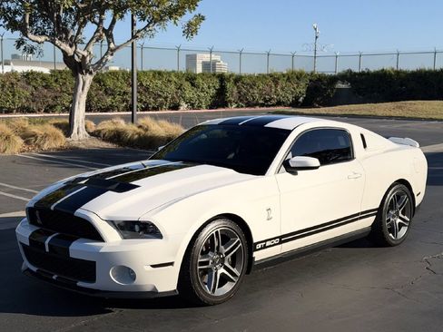 Used 2011 Ford Mustang Shelby GT500 w/ Electronics Pkg RWD image 2