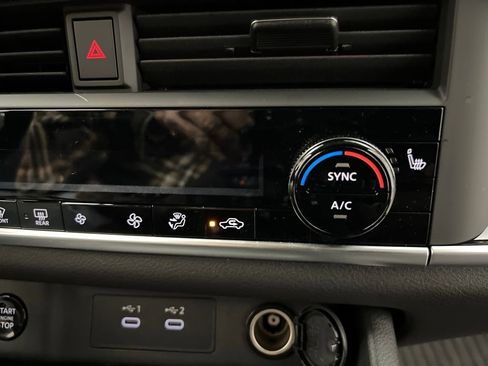 Used 2025 Nissan Rogue SV image 42