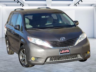 Used 2017 Toyota Sienna LE