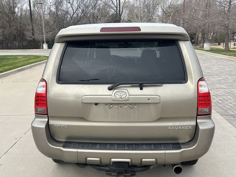 Used 2006 Toyota 4Runner Limited image 9