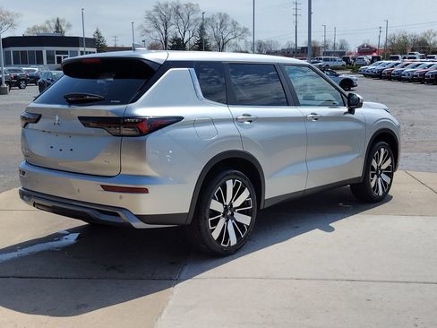 New 2026 Mitsubishi Outlander SE AWD/4WD image 14