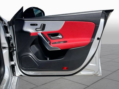 Used 2022 Mercedes-Benz CLA 250 image 20