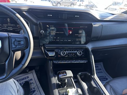 Used 2024 GMC Sierra 1500 AT4 w/ Technology Package image 10