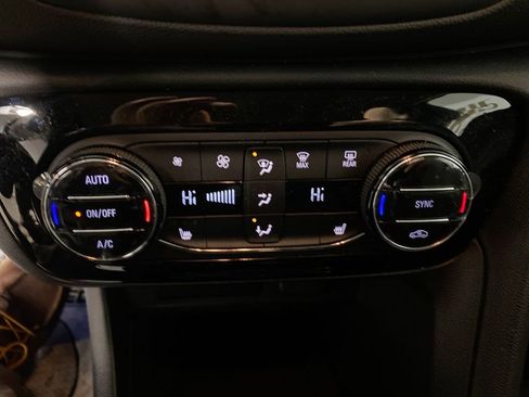 Used 2023 Buick Encore GX Essence w/ Experience Buick Package image 18