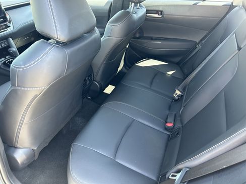 Used 2025 Toyota Corolla Cross XLE image 17