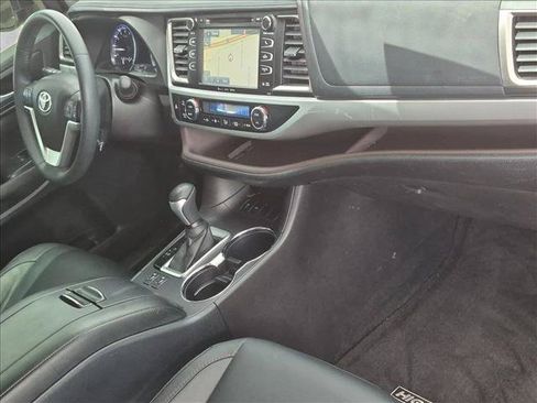 Used 2016 Toyota Highlander XLE FWD image 24