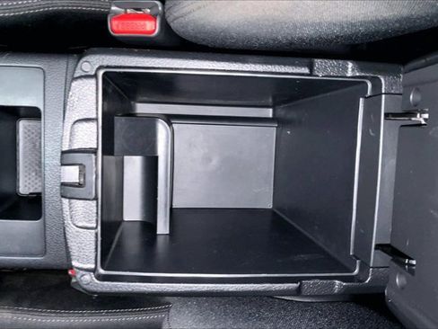 Used 2018 Nissan Rogue Sport SV image 40