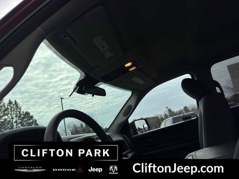 Used 2018 RAM 1500 Express image 24