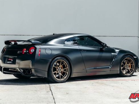 Used 2010 Nissan GT-R Premium AWD/4WD image 52