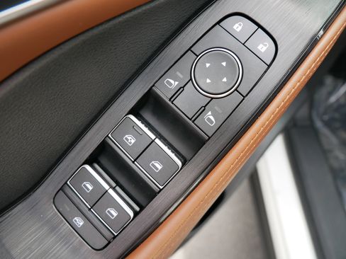 Used 2025 Nissan Rogue Platinum image 19